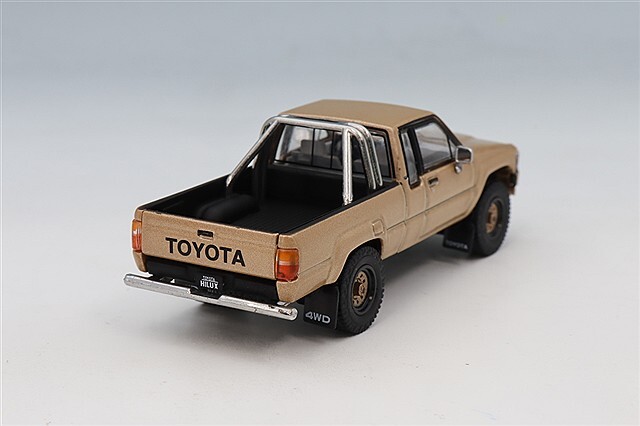 GCD 1/64 トヨタ ハイラックス SR5 エクストラキャブ 1985 左ハンドル