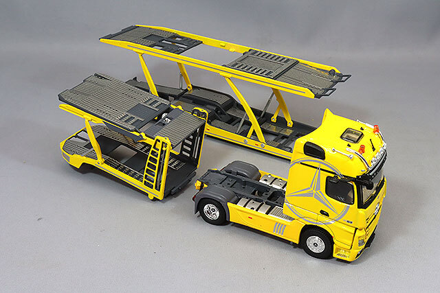 GCD 1/64 メルセデスベンツアクトロス 2 イエロー