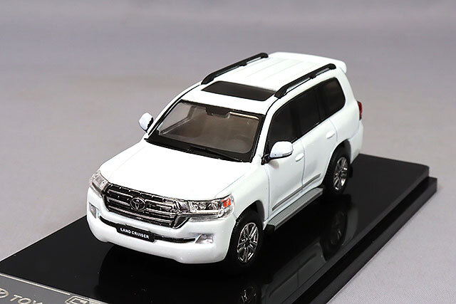GCD 1/64 トヨタ ランドクルーザーLC200 (バックパックver.) 左