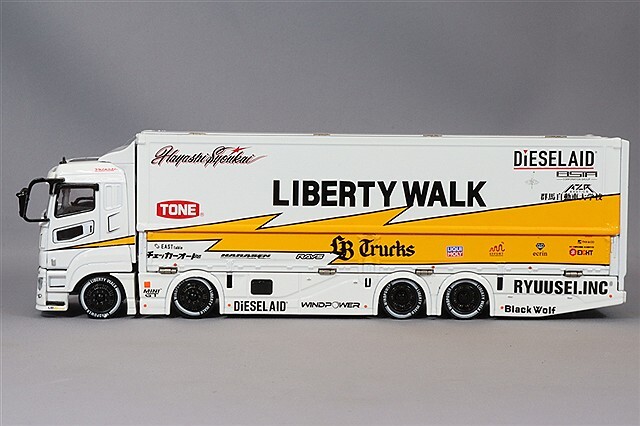 GCD 1/64 三菱 FUSO スーパーグレート LB トラック 右ハンドル (SPHERE  