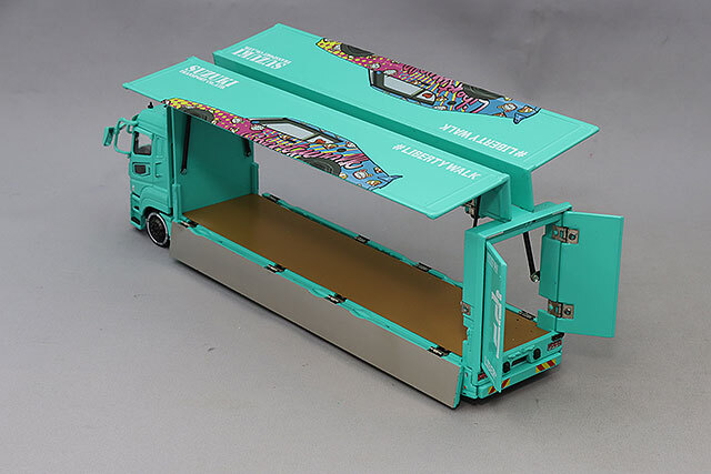GCD 1/64 三菱LB-トラック FUSO スーパーグレート (右ハンドル