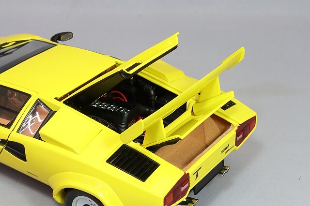 京商 1/18 ランボルギーニ カウンタック LP5000 QV イエロー 