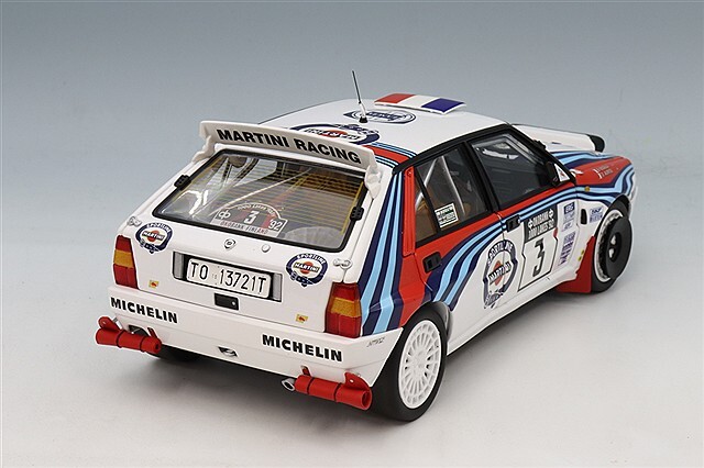 京商 1/18 ランチア デルタ HF インテグラーレ エヴォルツィオーネ