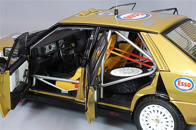 京商 1/18 ランチア デルタ HF 4WD 1987 ピアンカヴァッロ ラリー