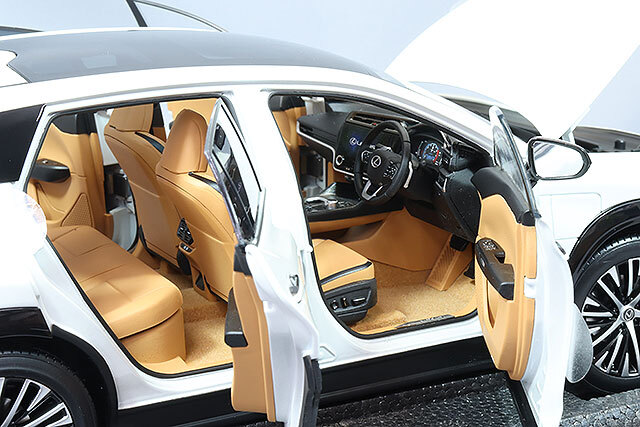 京商 1/18 レクサス RZ 450e ソニッククオーツ