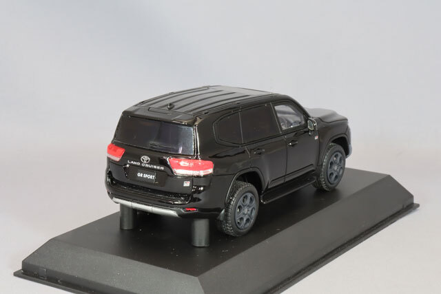 京商 1/43 トヨタ ランドクルーザー GRスポーツ (ブラック)