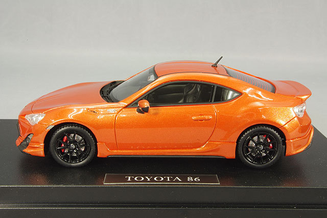 LA-X 1/43 トヨタ 86 TRD パフォーマンスライン仕様 オレンジメタリック 