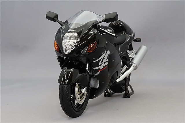 LCDモデル 1/12 スズキ GSX1300R 隼 2001 ブラック