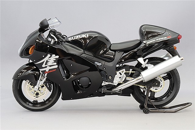 LCDモデル 1/12 スズキ GSX1300R 隼 2001 ブラック