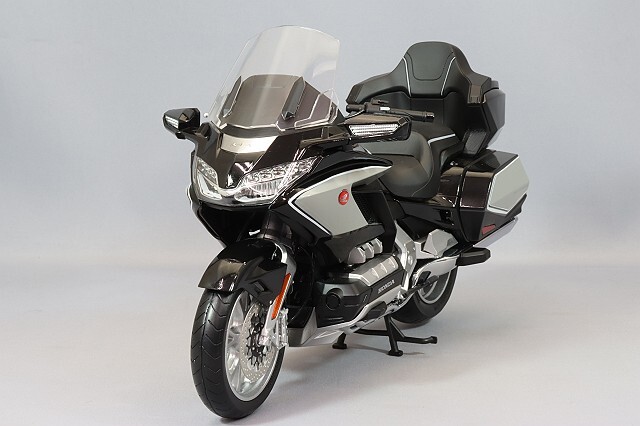 LCDモデル 1/12 ホンダ ゴールド ウィング ツアー (2020) ヘビーグレー 