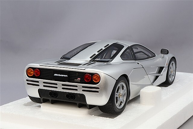 高品質の人気 LCDモデル 1/18 マクラーレン F1 シルバー ミニカー