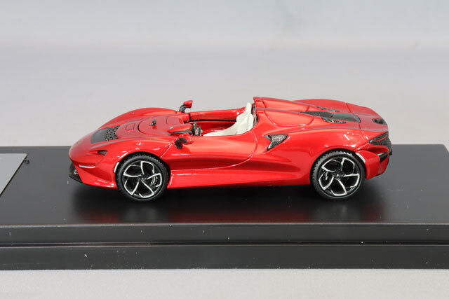LCDモデル 1/64 マクラーレン エルバ レッド