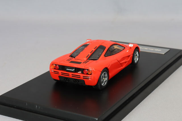 LCDモデル 1/64 マクラーレン F1 レッド