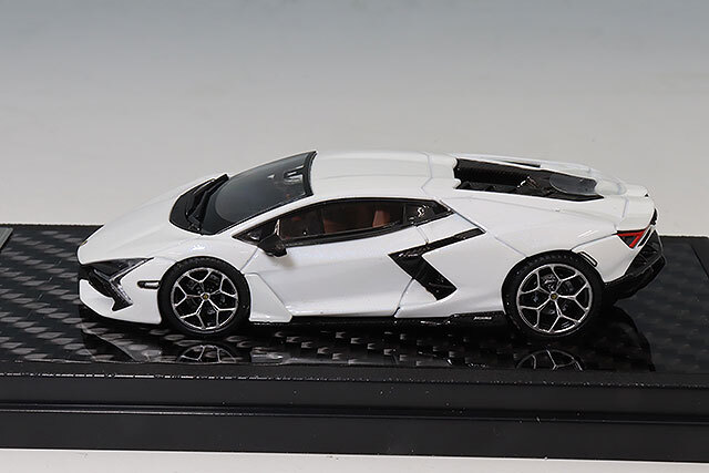 LCDモデル 1/64 ランボルギーニ レヴエルト ホワイト