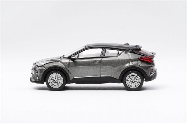 ダイキャストチーム 1/64 トヨタ C-HR ハイブリッド GR スポーツ 右