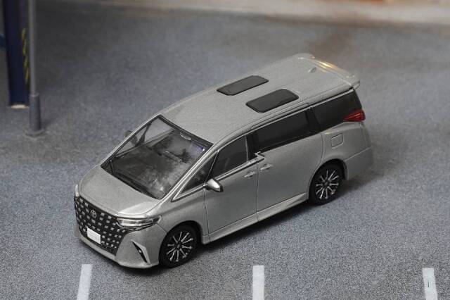 ダイキャストチーム 1/64 トヨタ アルファード 2024 グレー 左