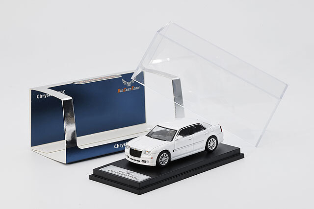ダイキャストチーム 1/64 クライスラー 300C ホワイト (左ハンドル)