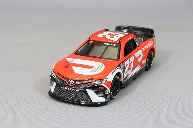 ライオネルレーシング 1/64 トヨタ カムリ 