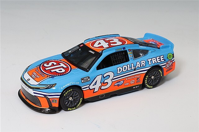 ライオネルレーシング 1/64 トヨタ カムリ XSE 