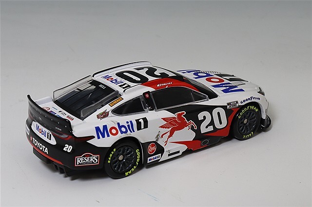 ライオネルレーシング 1/64 トヨタ カムリ 