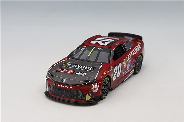 カムイ  XSE カムリ トヨタ 1/64 ライオネルレーシング その他