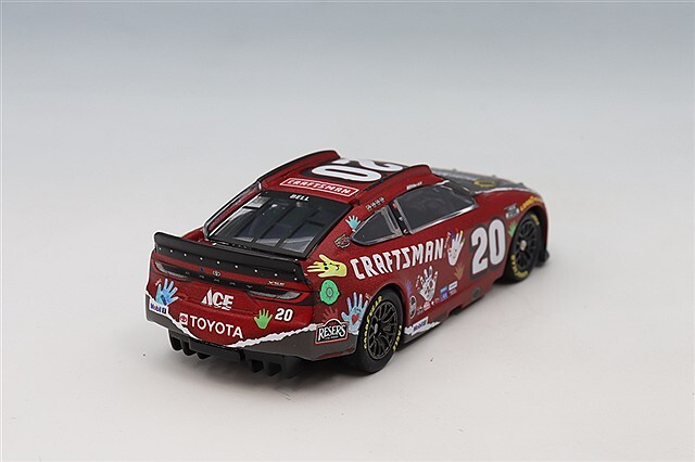 ライオネルレーシング 1/64 トヨタ カムリ XSE 