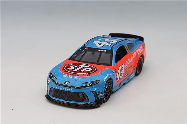 ライオネルレーシング 1/64 トヨタ カムリ XSE 