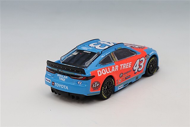 ライオネルレーシング 1/64 トヨタ カムリ XSE 