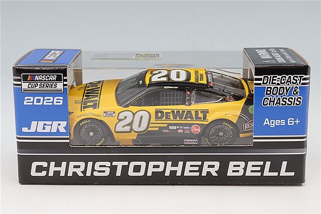 ライオネルレーシング 1/64 トヨタ カムリ XSE 