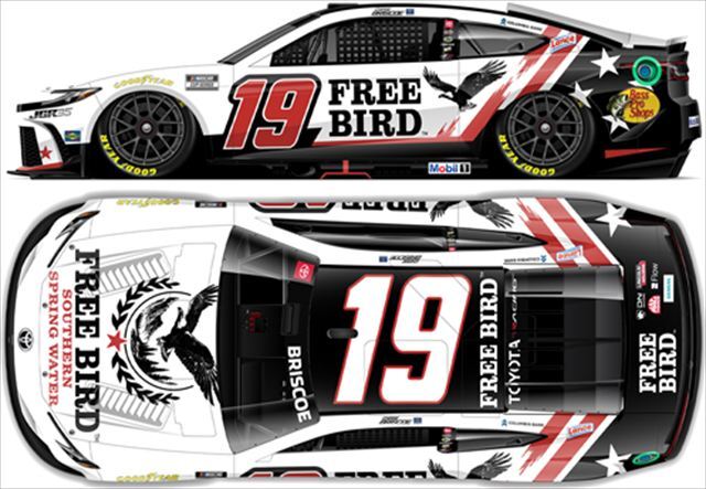 ☆予約品☆ ライオネルレーシング 1/64 FREE BIRD 2026 トヨタ カムリ