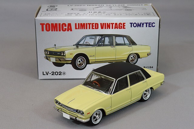 トミカリミテッドヴィンテージ 1/64 日産 スカイライン 2000GT 黄/黒 