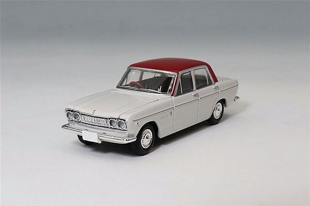 トミカリミテッドヴィンテージ 1/64 プリンス スカイライン 2000GT (白