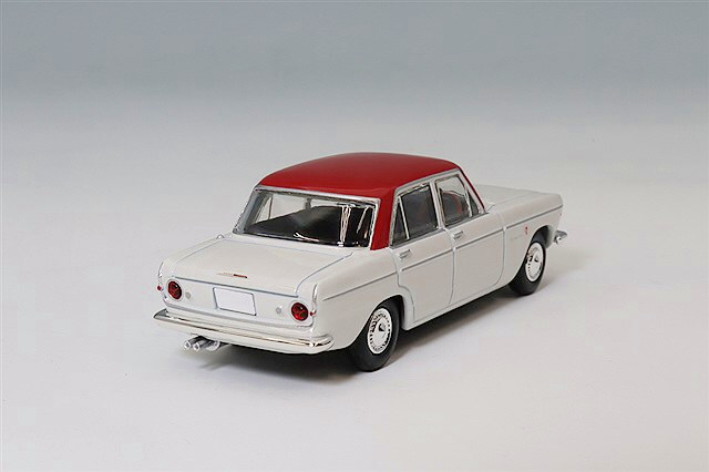 トミカリミテッドヴィンテージ 1/64 プリンス スカイライン 2000GT (白