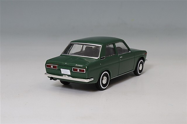 トミカリミテッドヴィンテージ 1/64 ダットサン ブルーバード 2