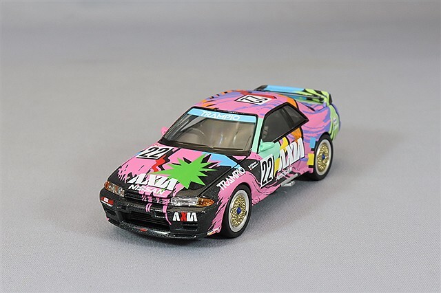 トミカリミテッドヴィンテージ NEO 1/64 アクシア スカイライン (BNR32  