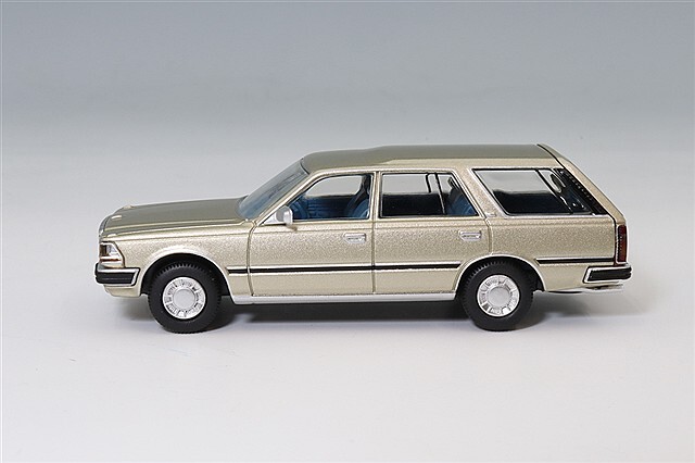 トミカリミテッドヴィンテージ NEO 1/64 日産 グロリア ワゴン V20E GL