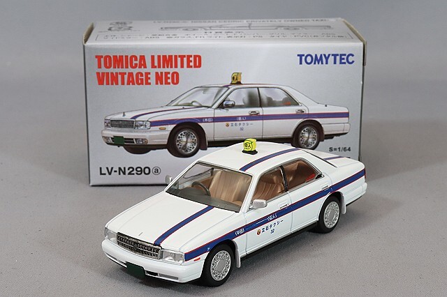 トミカリミテッドヴィンテージ NEO 1/64 日産 セドリック V30E  