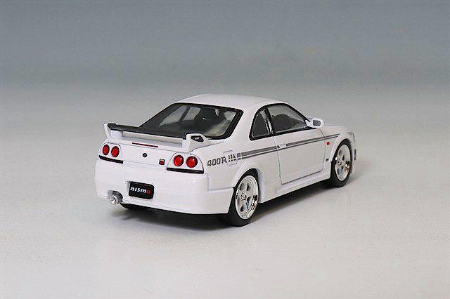 トミカリミテッドヴィンテージ NEO 1/64 ニスモ 400R (白)