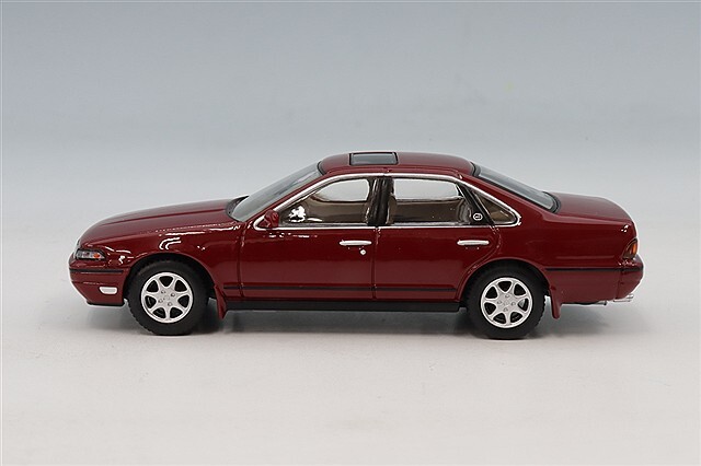 トミカリミテッドヴィンテージ NEO 1/64 日産 セフィーロ タウンライド