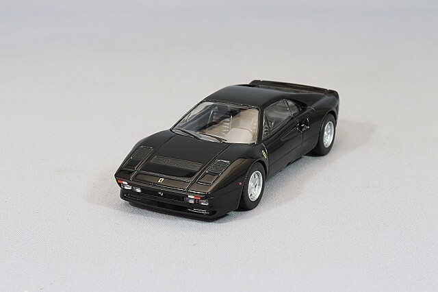 トミカリミテッドヴィンテージ NEO 1/64 フェラーリ GTO 黒