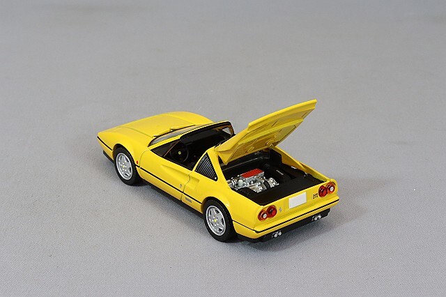 トミカリミテッドヴィンテージネオ フェラーリ328 2台セット スモール・フェラーリ「328 GTB/GTS」の美しさを凝縮！ 大人向け高級