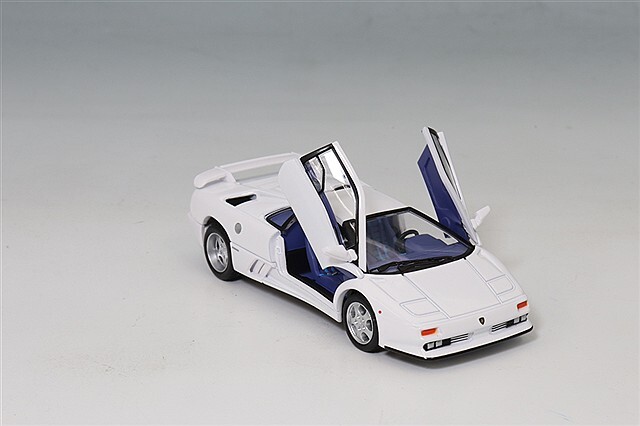 トミカリミテッドヴィンテージ NEO 1/64 ランボルギーニ ディアブロ