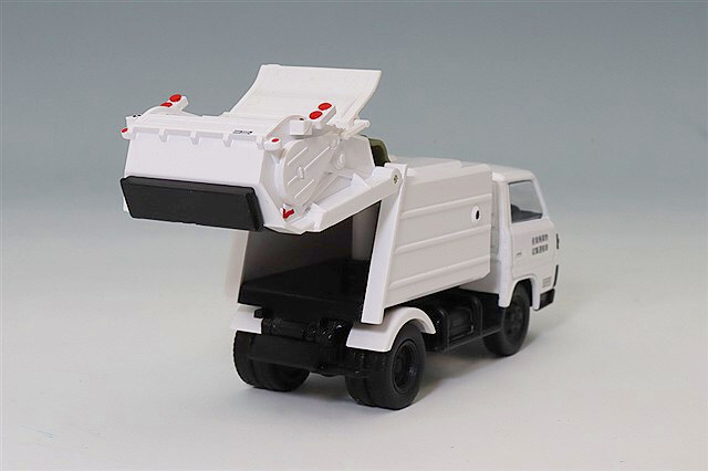 トミカリミテッドヴィンテージ NEO 1/64 三菱 FUSO キャンター 清掃車