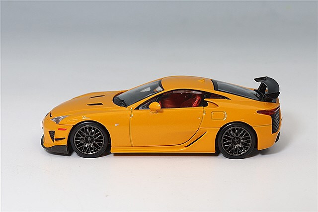トミカリミテッドヴィンテージ NEO 1/64 レクサス LFA ニュルブルク