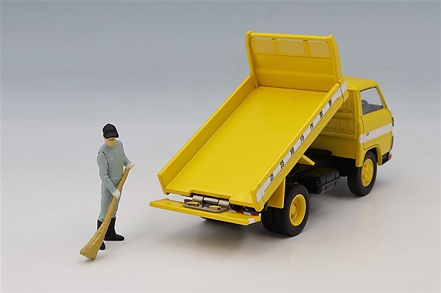 トミカリミテッドヴィンテージ NEO 1/64 三菱 FUSO キャンター ダンプ