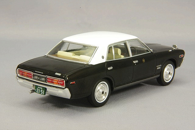 トミカリミテッドヴィンテージNEO43 1/43 日産 セドリック 230型 