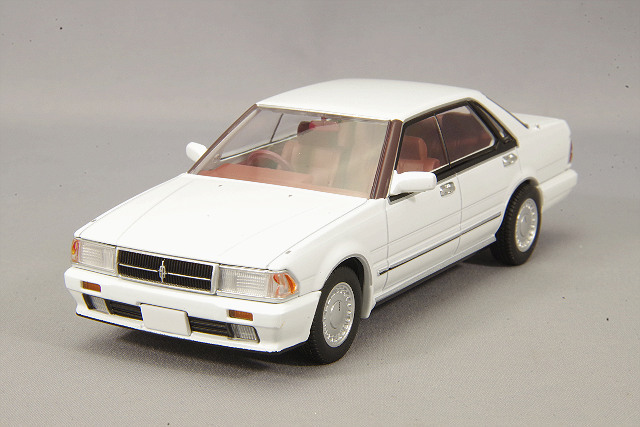 トミカリミテッドヴィンテージ NEO43 1/43 日産 セドリック 