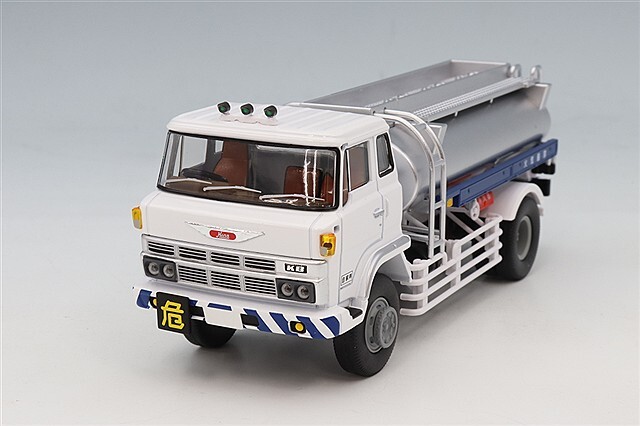 トミカリミテッドヴィンテージ NEO 1/64 日野 KB314型 タンクローリー (白)