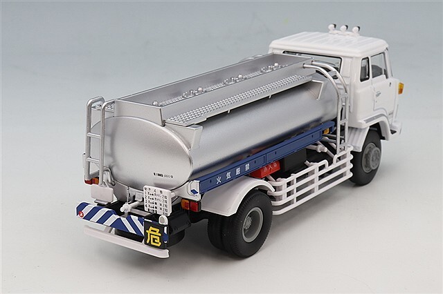 トミカリミテッドヴィンテージ NEO 1/64 日野 KB314型 タンクローリー (白)