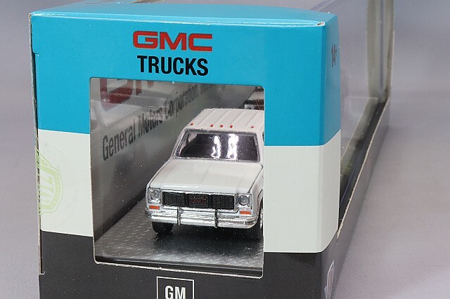 M2マシーン 1/64 1973 GMC シエラ 3500 ブライトホワイト& 1976 GMC 